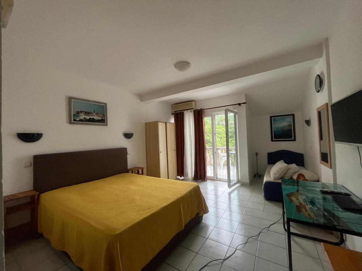 Studio Apartments Kul Budva Eksteriør billede